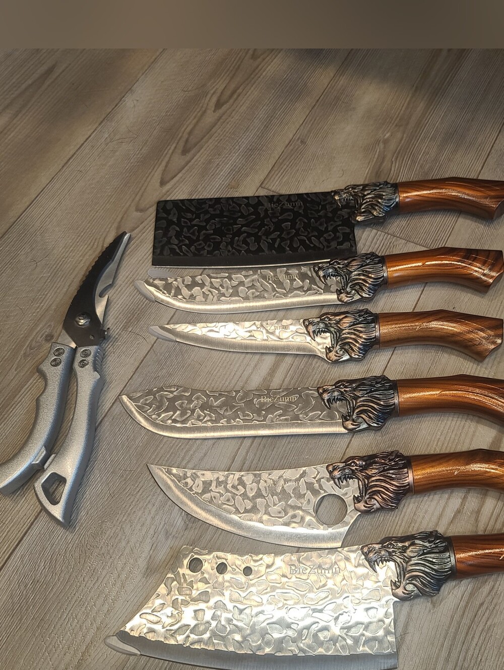 6-Piece Decorative Lion-Handled Kirchen Knife Set With Silver Cutters